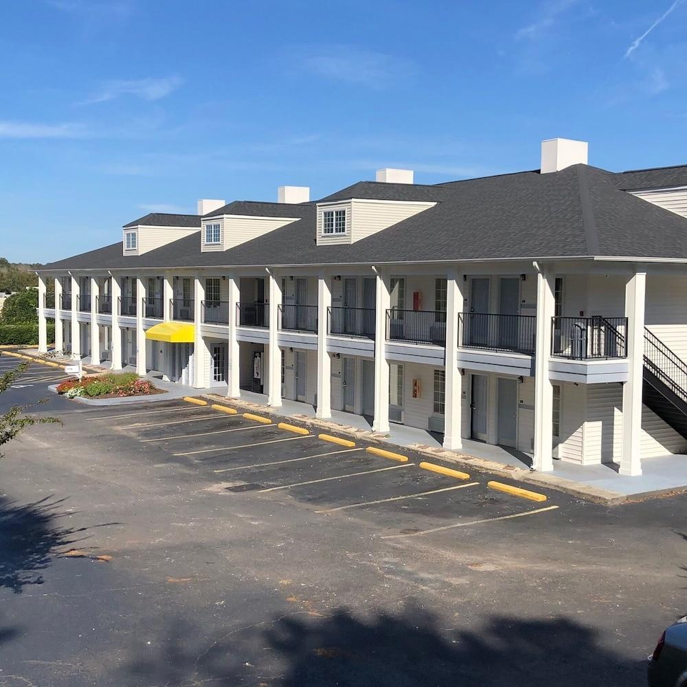 Super 8 By Wyndham Orangeburg North Motel Eksteriør billede