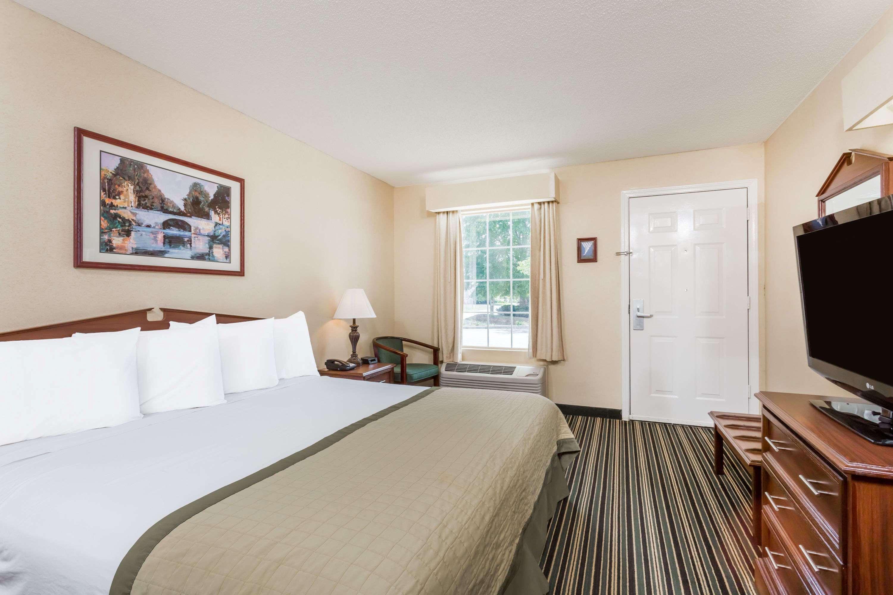 Super 8 By Wyndham Orangeburg North Motel Eksteriør billede
