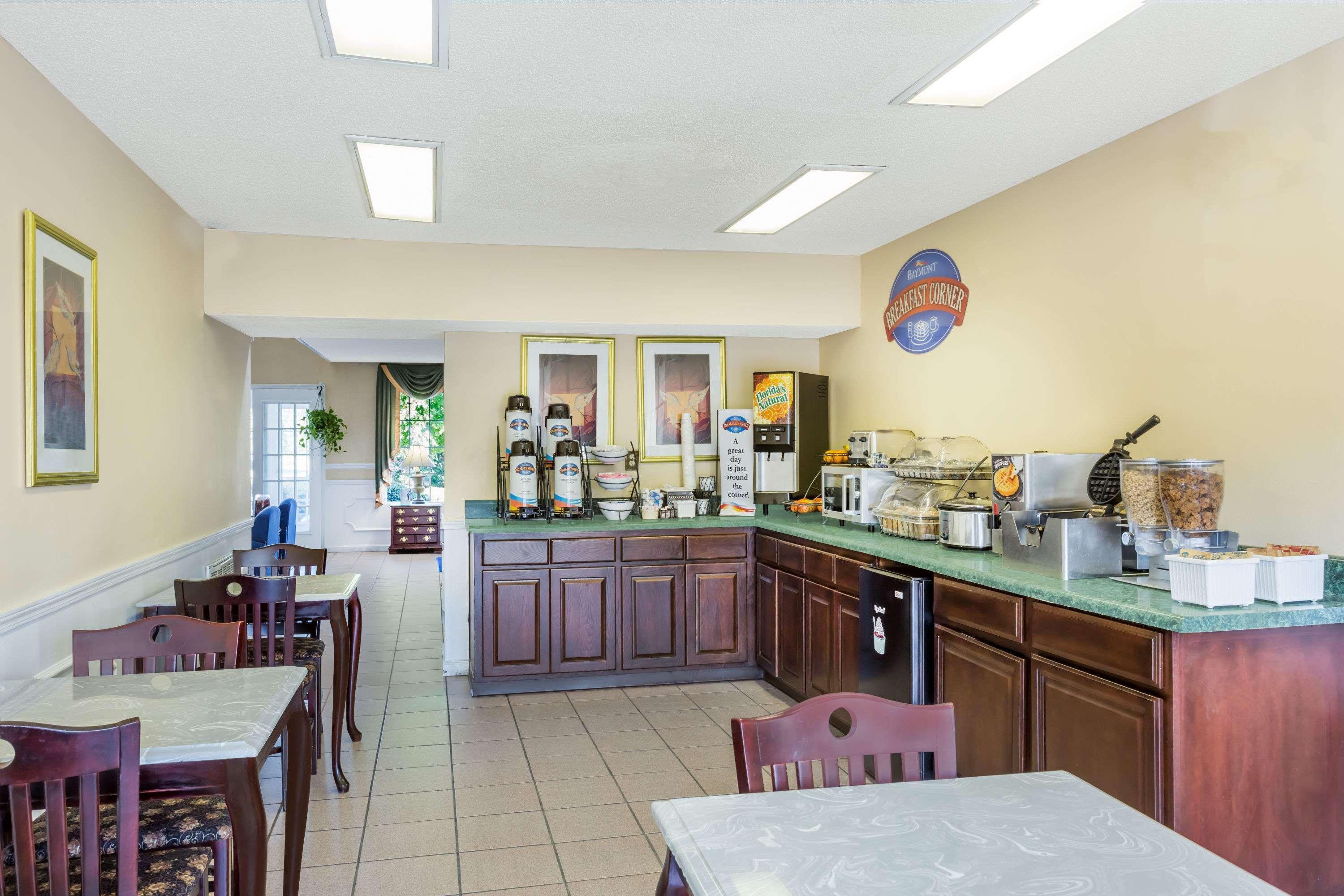 Super 8 By Wyndham Orangeburg North Motel Eksteriør billede